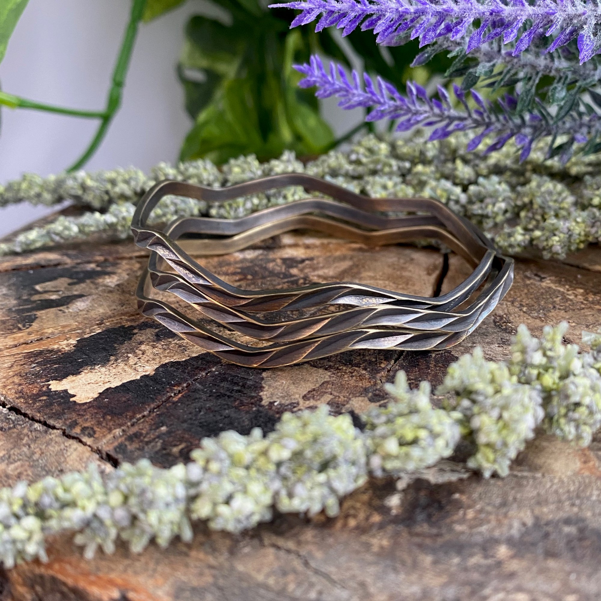 Gravitational Bangles